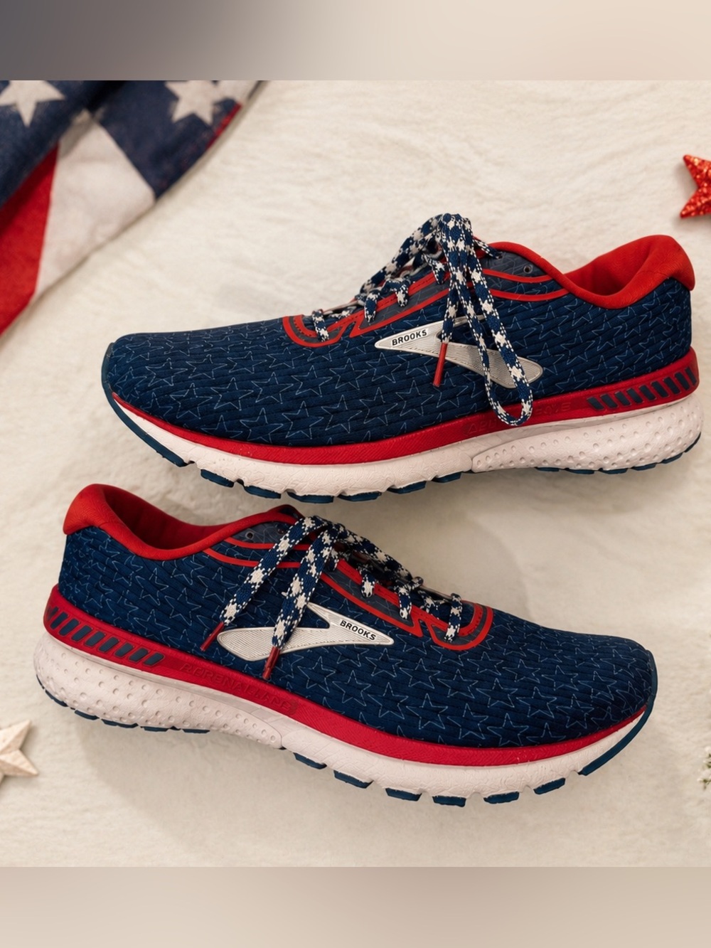 Brooks Adrenaline GTS 20 Run Happy USA Patriotic Running Shoes Men's 10.5 July 4